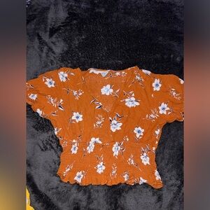 Cropped shirt size medium